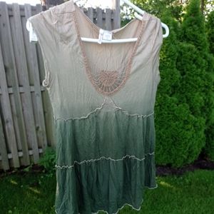 Dip dyed buffalo size m top.  Size M.  Cute summery sleeveless top